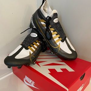 Nike Vapor Edge Elite 360 Flyknit Size 9 Football Cleats